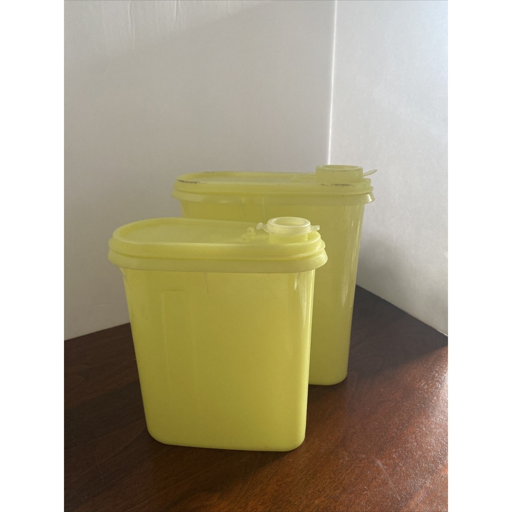 Vintage Tupperware Slim Juice Pitchers Set of Two 1 qt‎ & 2 qt  #792 & #587